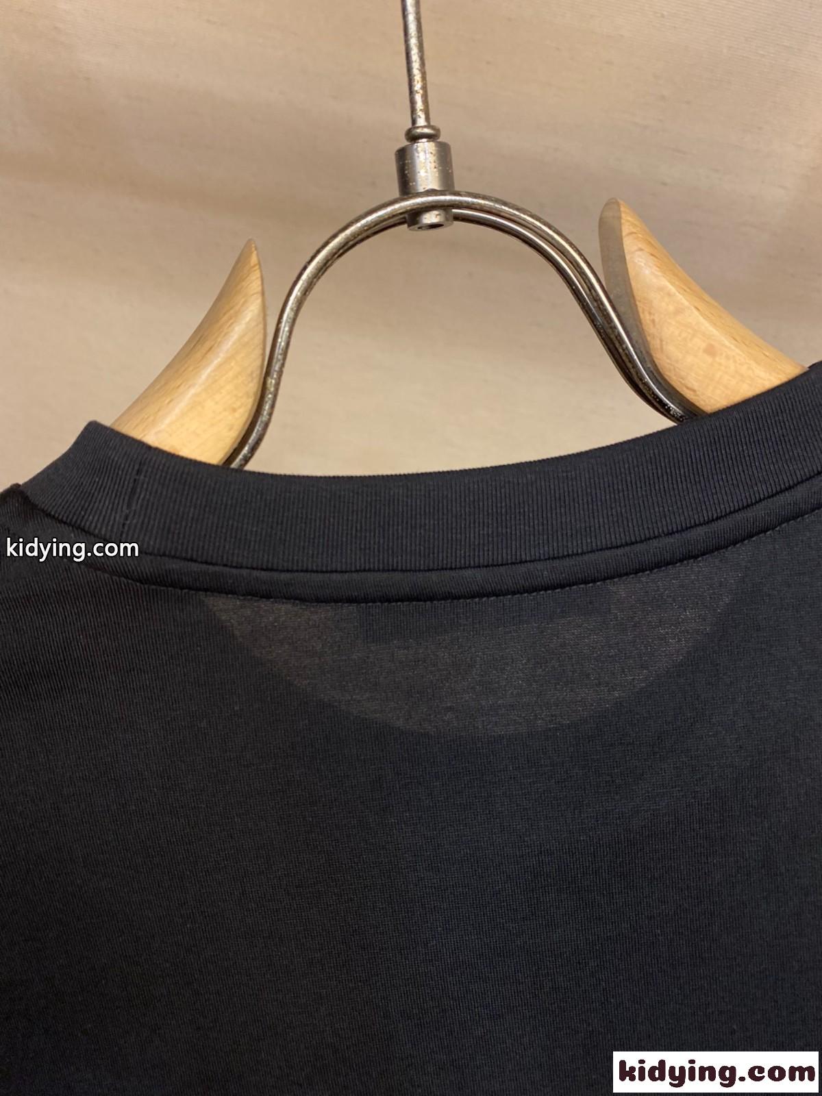 ベーシック ロゴ クルーネック コットン 長袖Tシャツ セリーヌ Tシャツ コピー ブラック-4