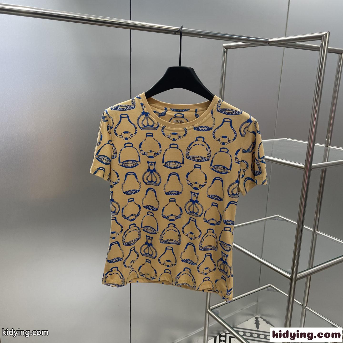 春夏新作 鐙の幻想 プリント スリム 半袖Tシャツ エルメス Tシャツ コピー ベージュ-0