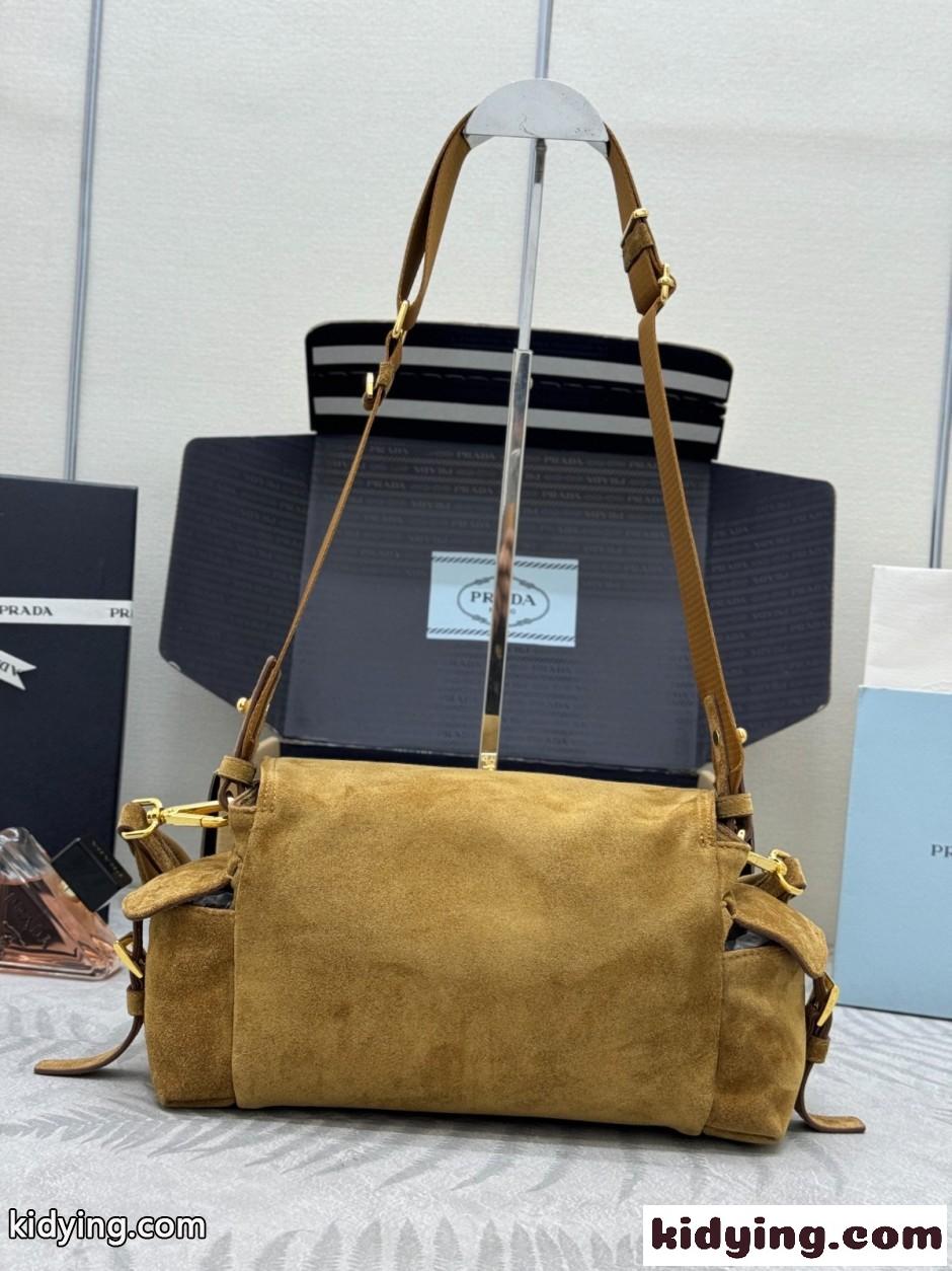 洗練された プラダ エクスプローラ スエード ショルダーバッグ スーパーコピー 1BD394 カーキ-1