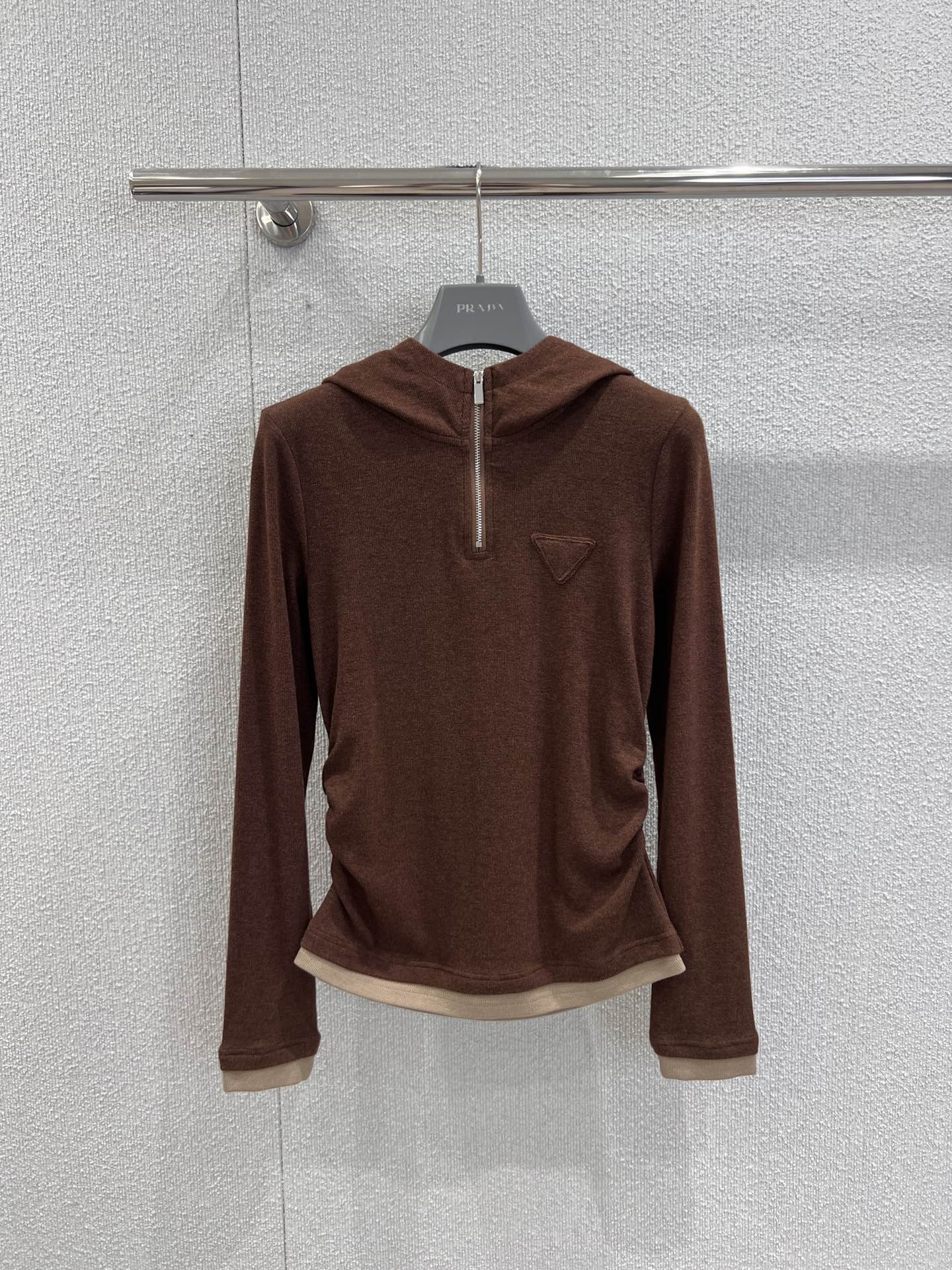 フェンミン カジュアル ハーフジップ トップス プラダ Tシャツ 偽物 ブラウン-0