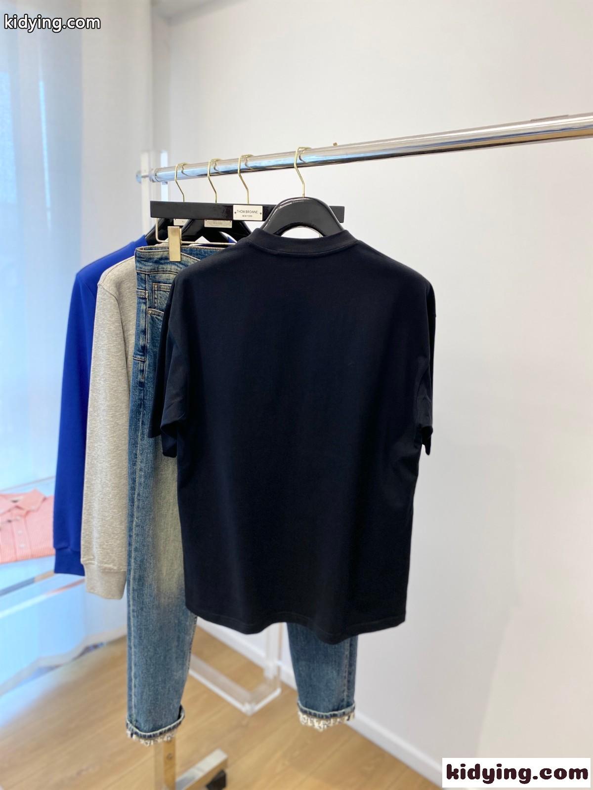 ヴァレンティノ Tシャツ コピー シンプル Vロゴ クルーネック コットン 半袖Tシャツ ブラック-4