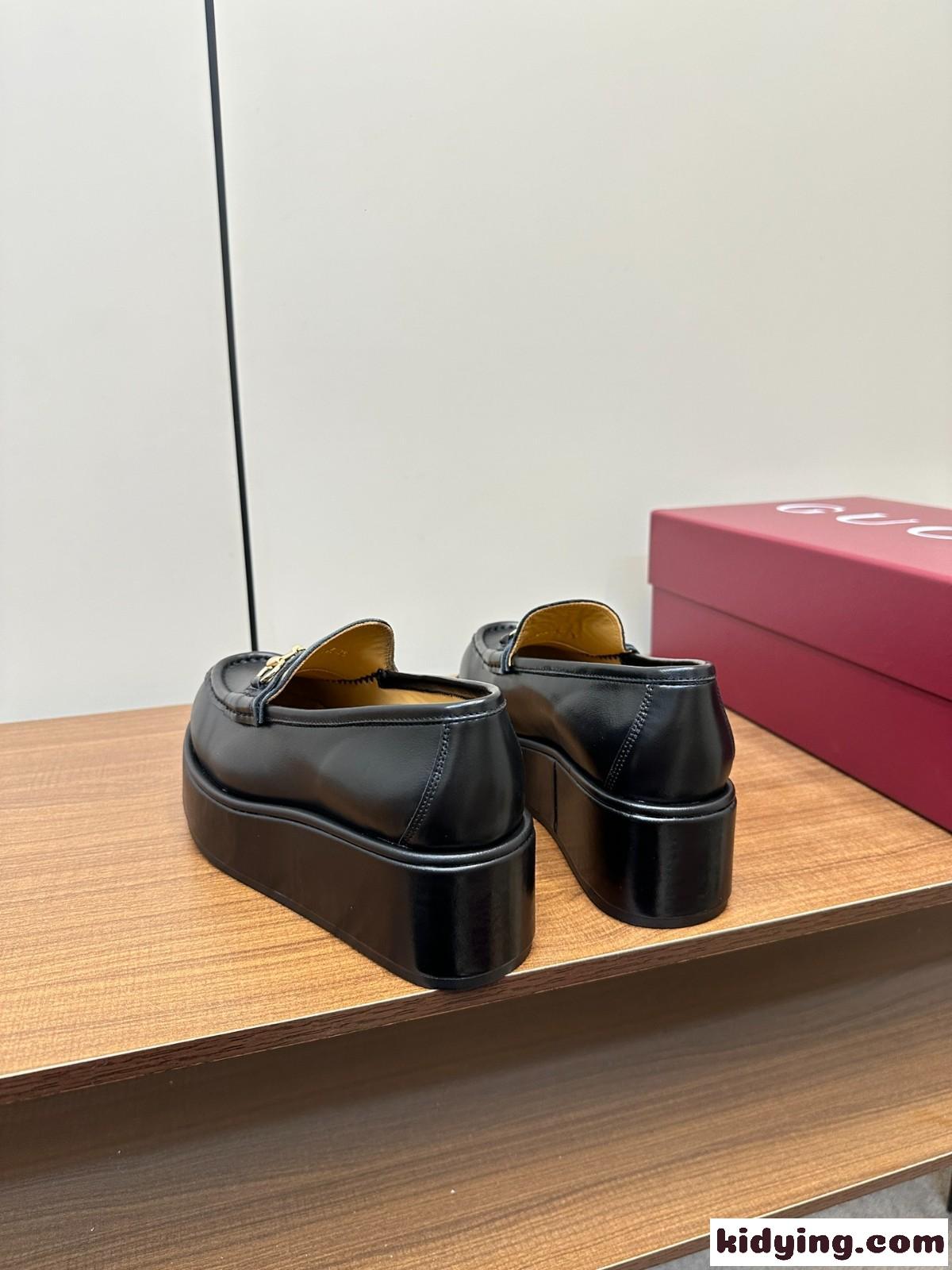GUCCI ホースビット ウィメンズ プラットフォーム ローファー グッチ スーパーコピー ブラック-1