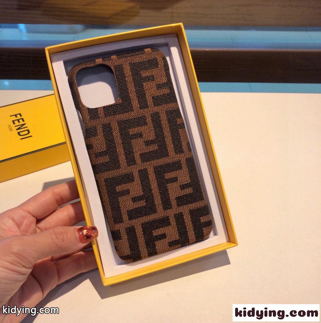 フェンディ アイフォンケース 偽物 人気 クラシック FFジャガード スマホケース iPhone16-2