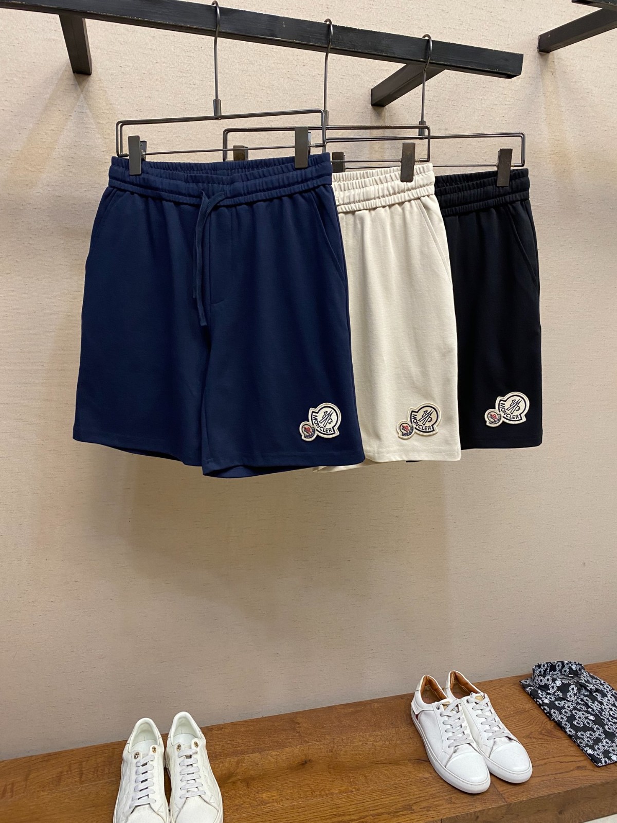 定番 カジュアル ロゴパッチ ショートパンツ モンクレール パンツ 偽物-0