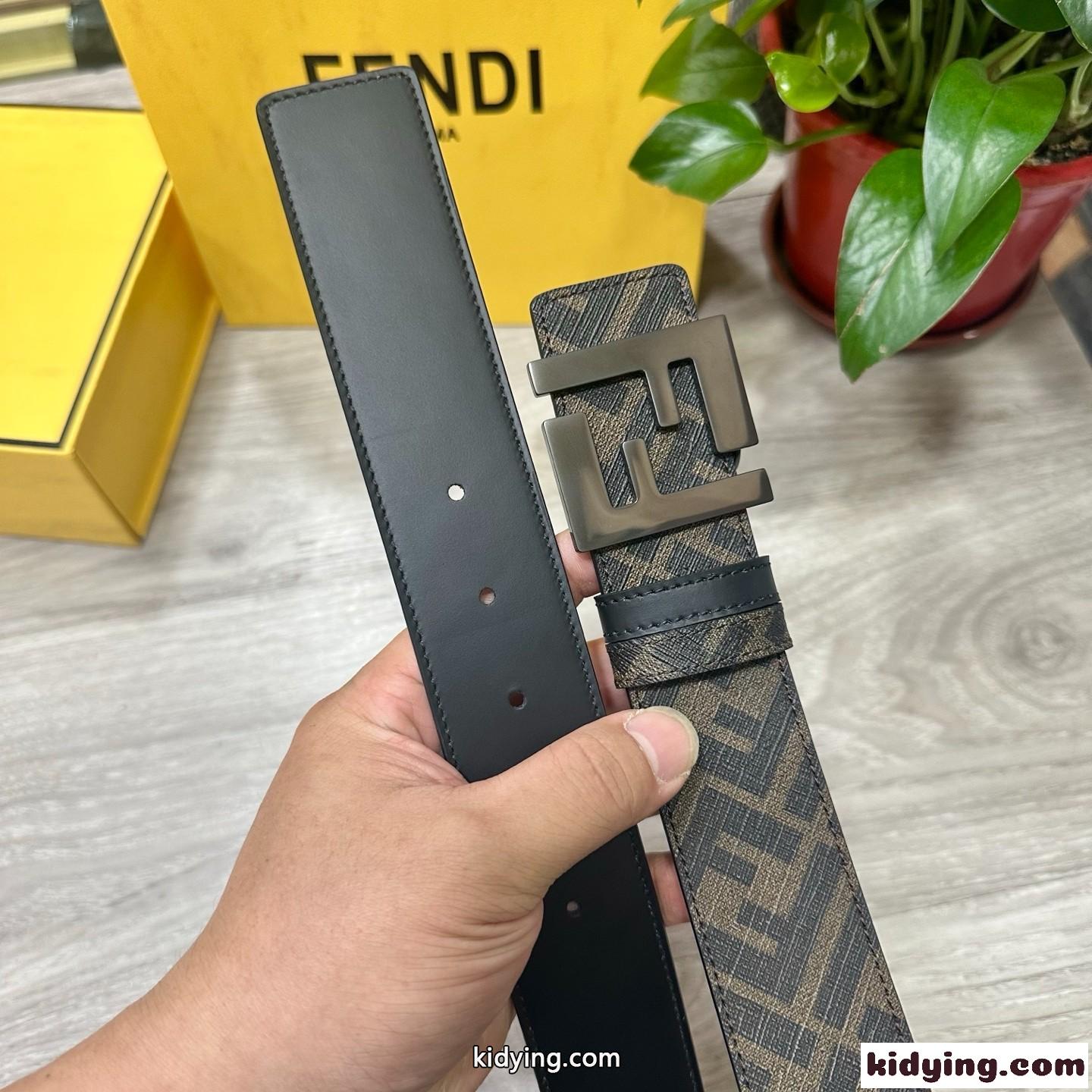 合わせやすい FFバックル フェンディ ベルト 偽物 リバーシブルベルト-3