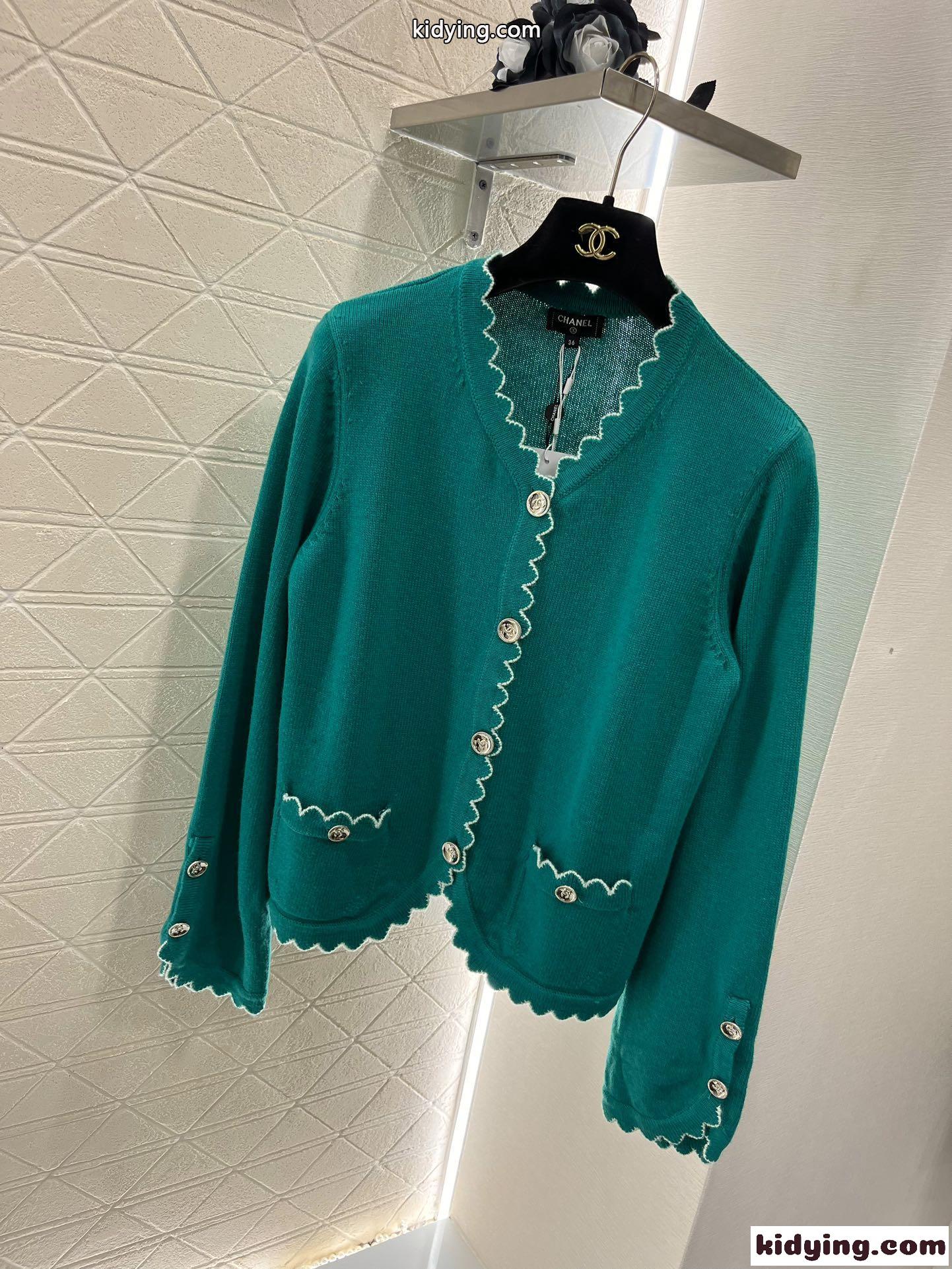 chanel セータースーパーコピー トップス Ｖかたち 薄い 秋服 ニット 柔らかい グリーン-0