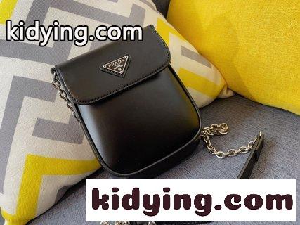 プラダバック お手入れ Prada-プラダの最新のレトロな携帯バッグは 牛革の手触りが絶賛されており 男女共通のもの コピー-5