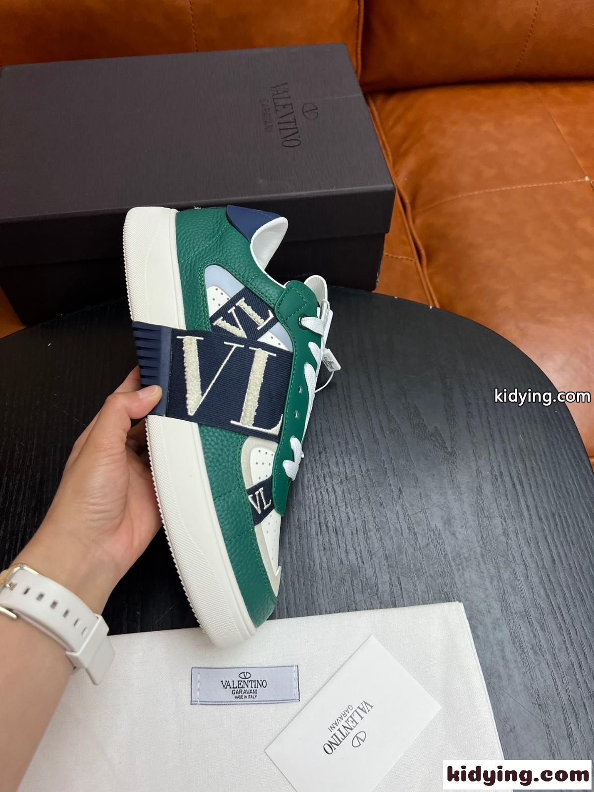 人気 おしゃれ ヴァレンティノ VLTN カーフスキン ロートップ スニーカー コピー メンズシューズ-0