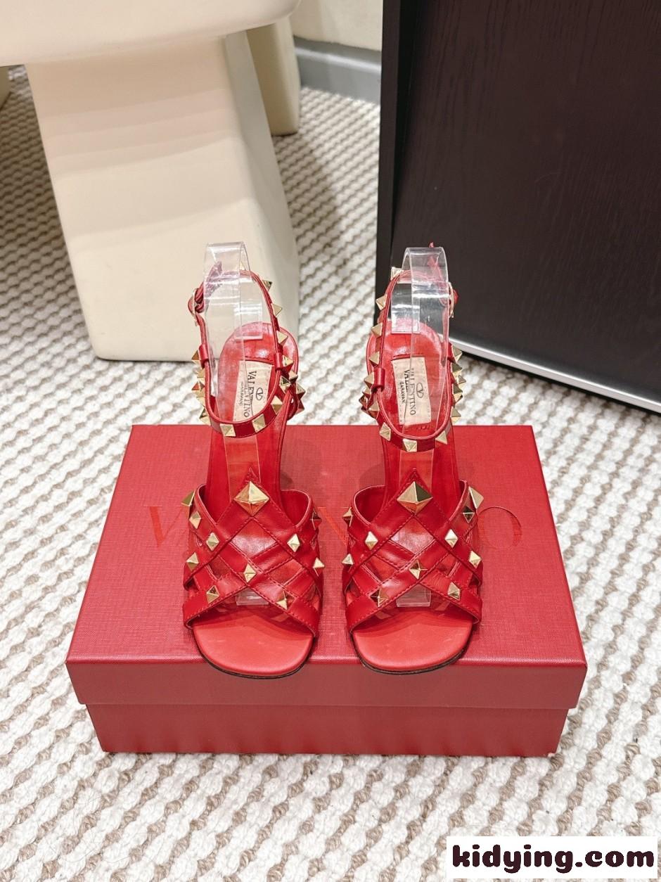 ヴァレンティノ サンダル 偽物 ロックスタッズ ハイヒール ストラップサンダル レッド-2