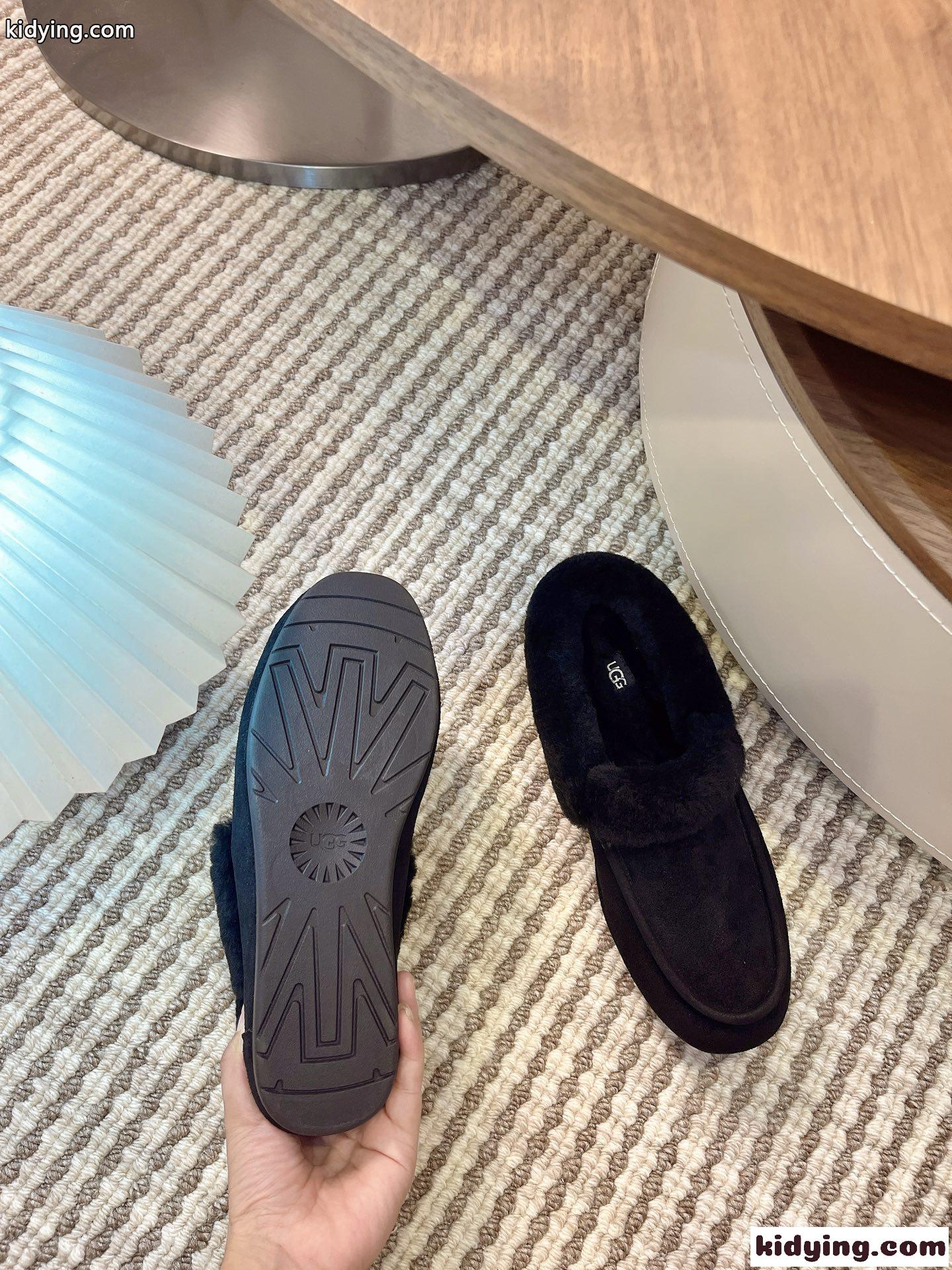 アグ モカシン スーパーコピー シンプル UGG スエード ムートン シューズ ブラック-3