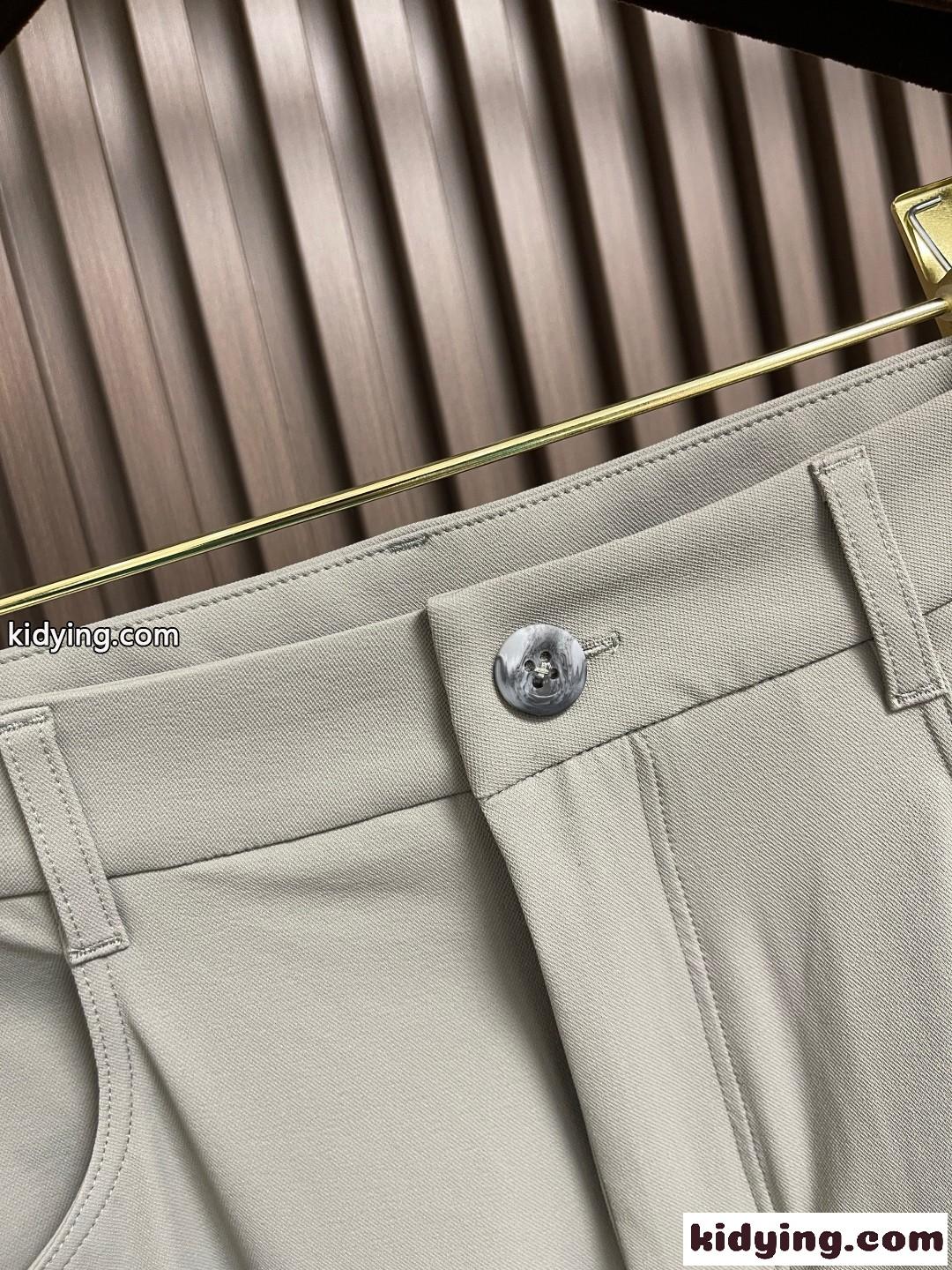 シンプル 洗練された チノパンツ プラダ パンツ コピー メンズ ロングパンツ グレー-4