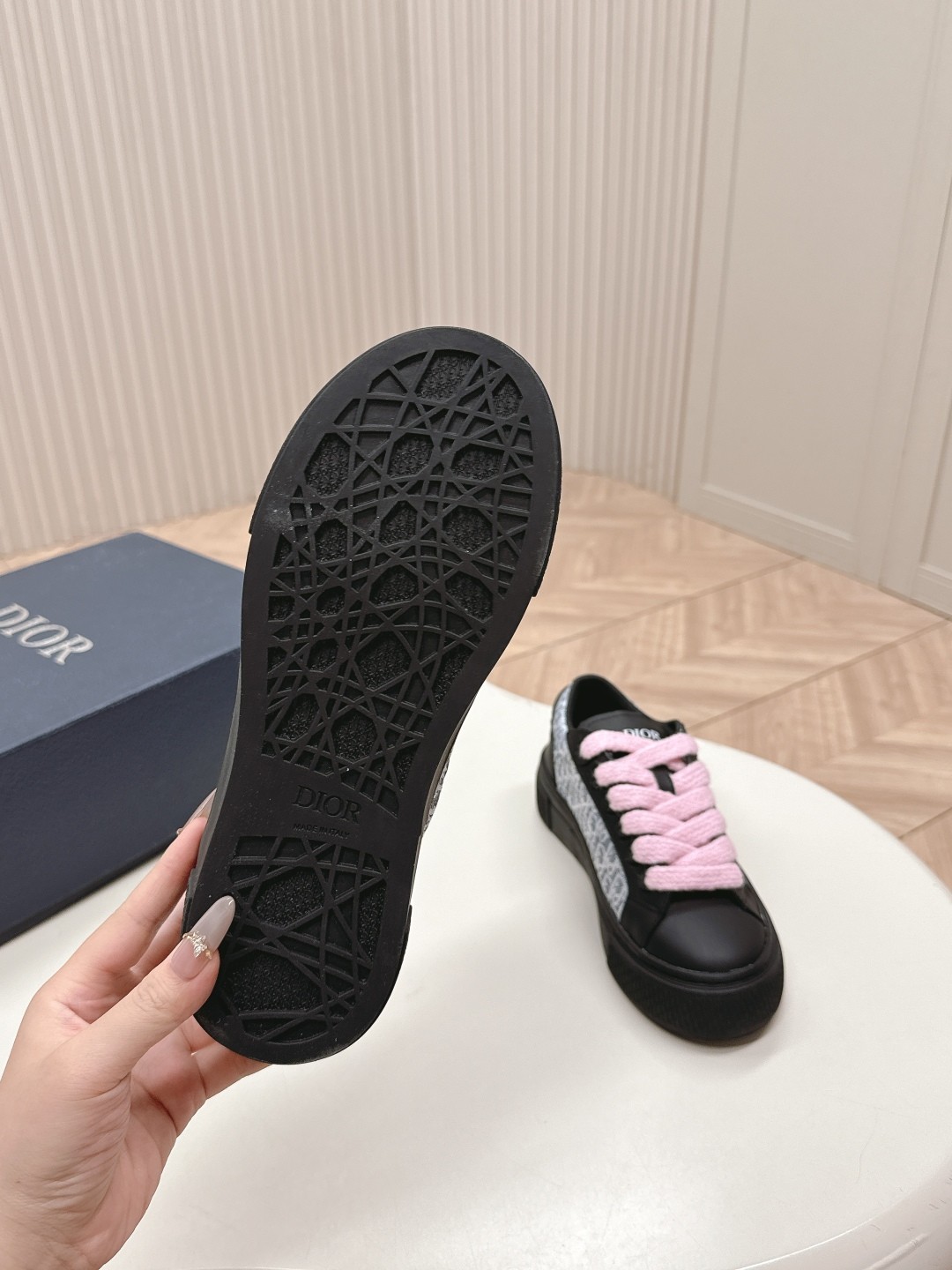 限定~DIOR AND KAWS B33 スピンスニーカー スーパーコピー ブラック-4