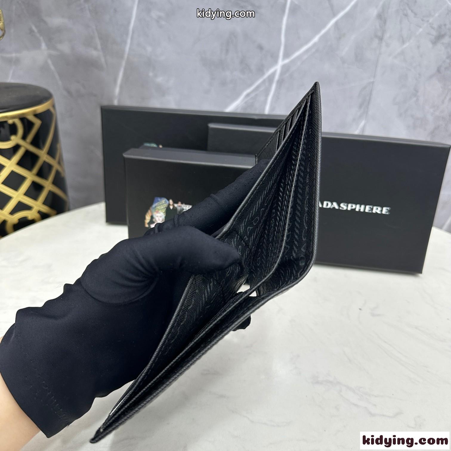 人気 プラダ 財布 コピー 合わせやすい 洗練された 二つ折り財布-5