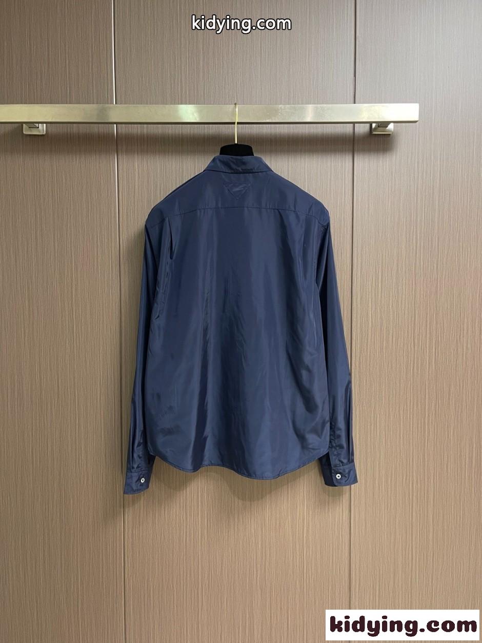 上品 洗練された カジュアル プラダ ロゴ ナイロン シャツ 偽物 ネイビー-1