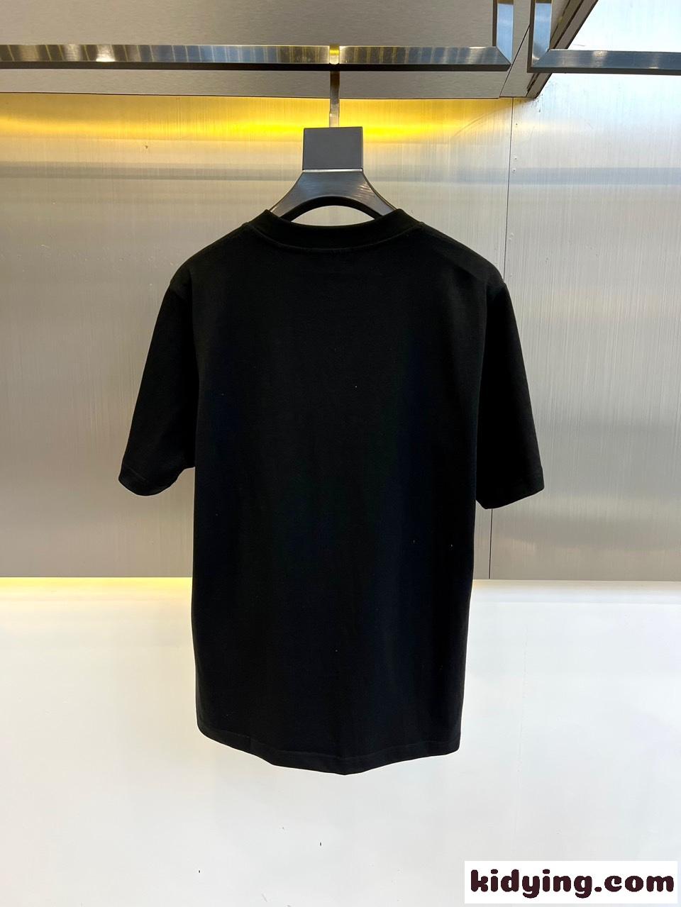 シンプル クルーネック コットン Tシャツ プラダ 半袖Tシャツ コピー ブラック-4