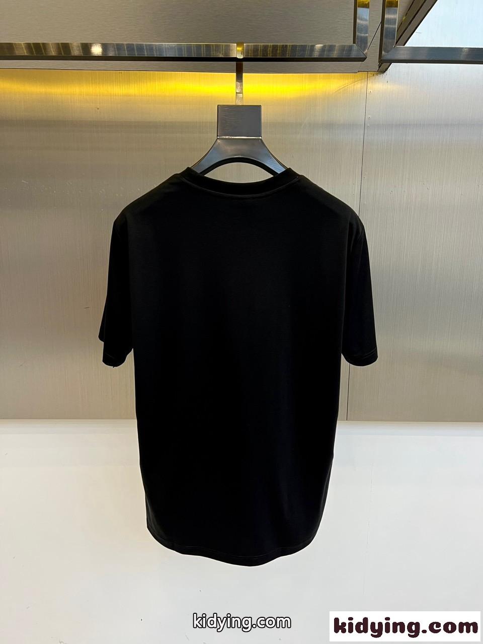シンプル ロゴ入り 半袖Tシャツ バーバリー Tシャツ 偽物 クルーネック ブラック-3