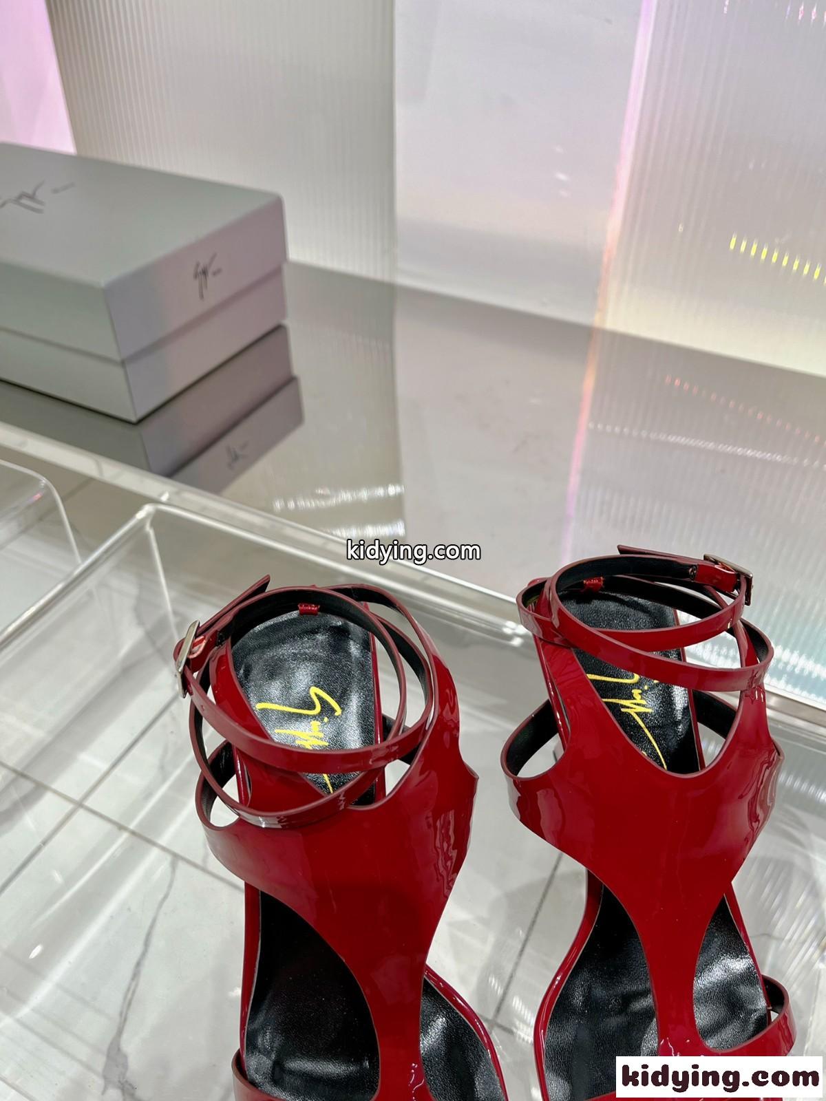上品 レディース パテントレザー ジュゼッペ・ザノッティ サンダル コピー レッド-0