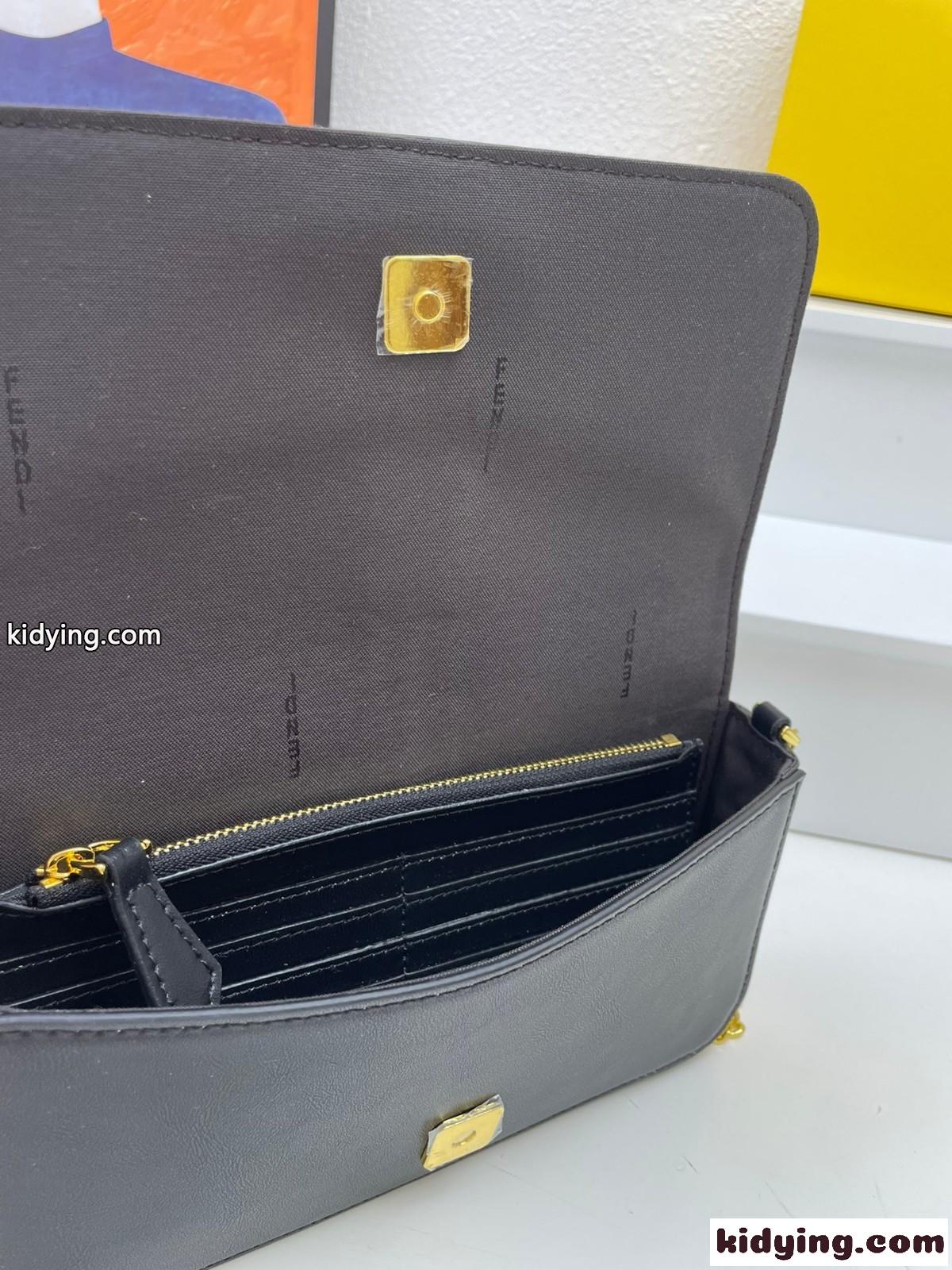フェンディグラフィ 財布内蔵ミニバッグ スーパーコピー ブラックレザー チェーン 財布-4