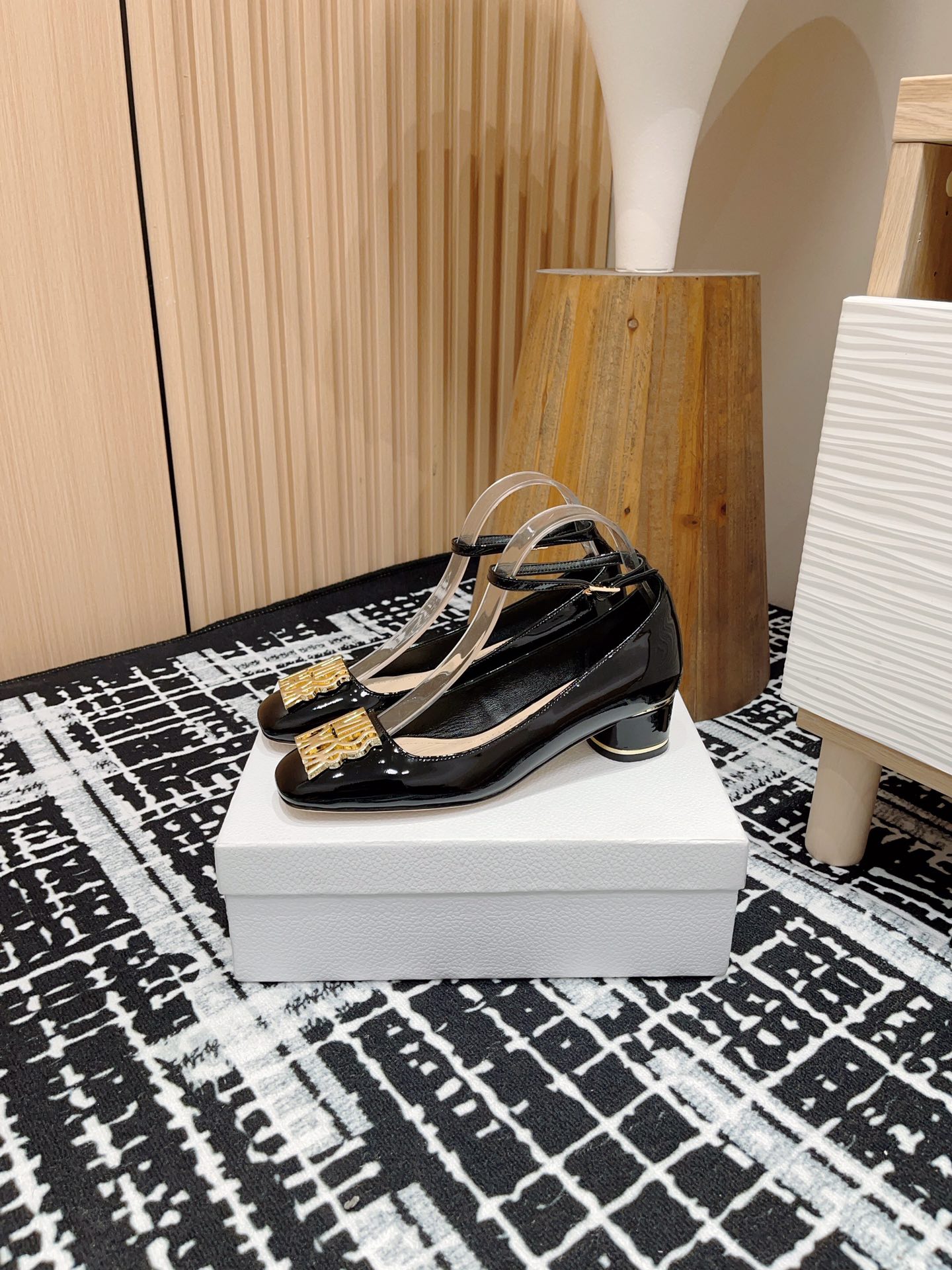 エレガント Miss Dior パンプス クリスチャン・ディオール パンプス スーパーコピー ブラック-1