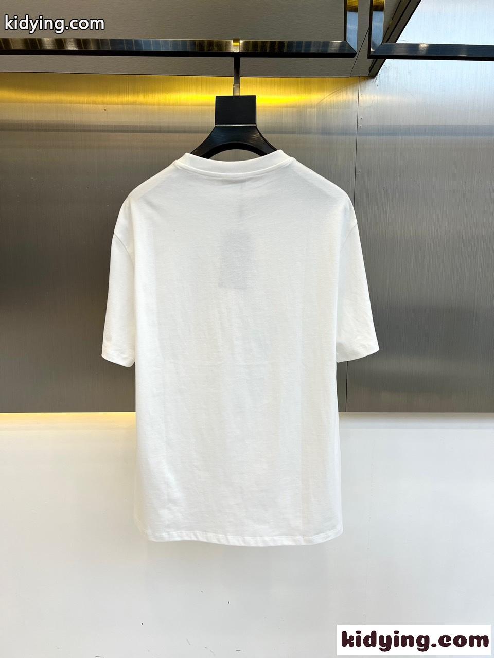 おしゃれ 合わせやすい 刺繍入り フェンディ 半袖Tシャツ コピー クルーネック ホワイト-3