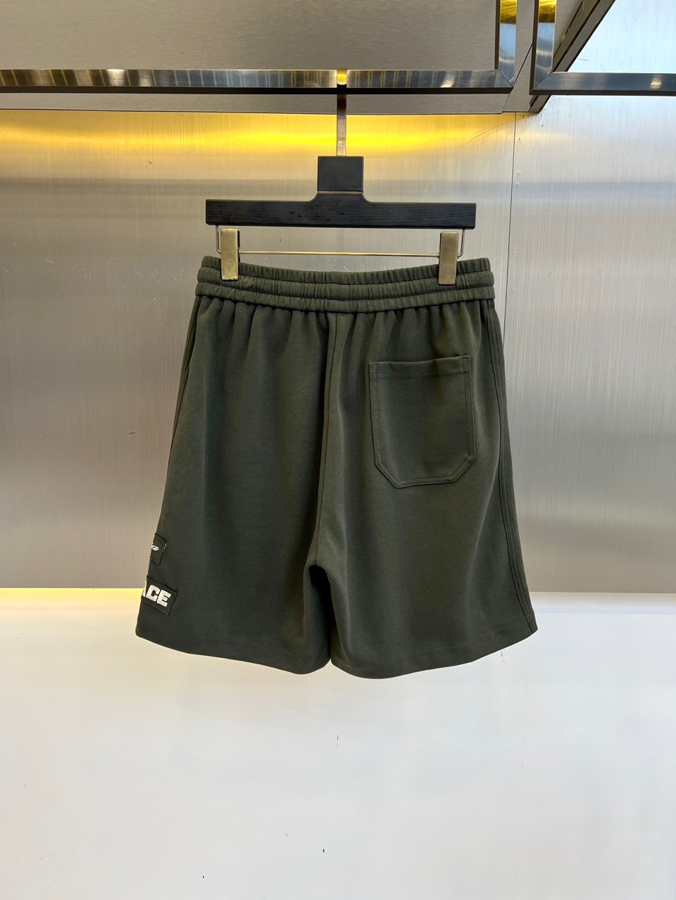 カジュアル 合わせやすい ショートパンツ バレンシアガ パンツ 偽物 グリーン-2