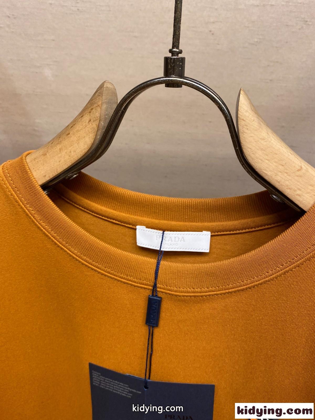 カジュアル ロゴパッチ クルーネック プラダ Tシャツ コピー オレンジ-0