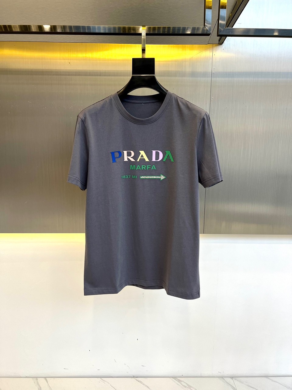 カジュアル ロゴ入り クルーネック プラダ Tシャツ コピー 半袖Tシャツ グレー-0