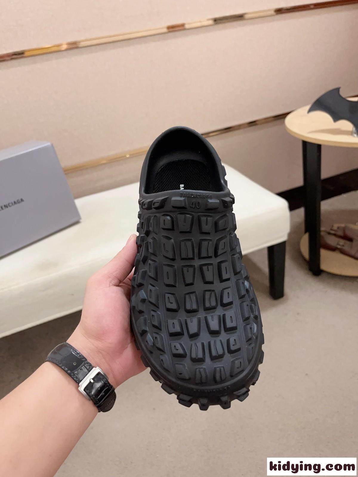 Bouncer チャンキーラバー スリッポン バレンシアガ サンダル スーパーコピー ブラック-4