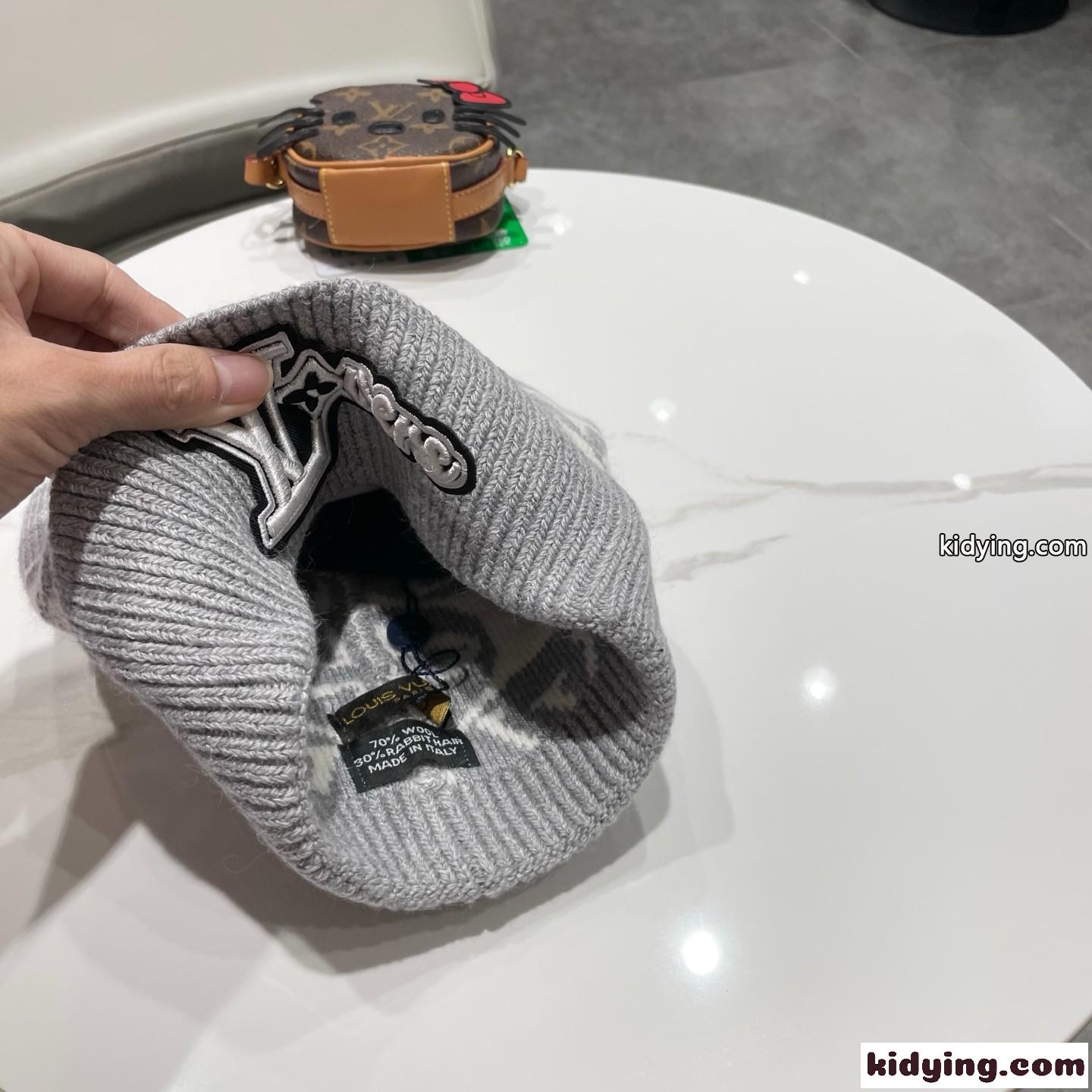 上品 カジュアル 合わせやすい ニットキャップ ルイ・ヴィトン キャップ 偽物 ユニセックス-1