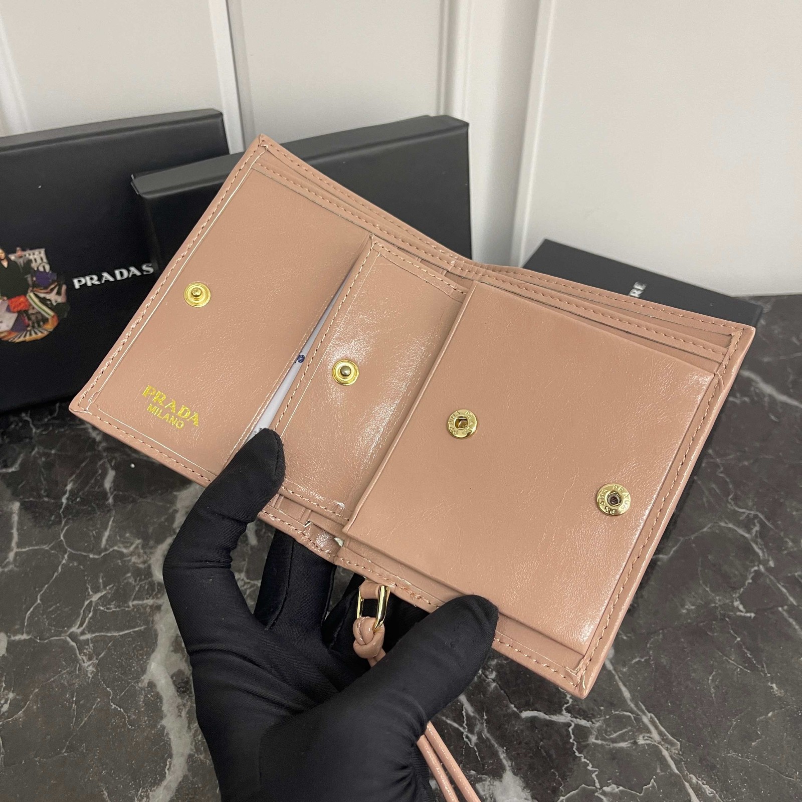 シンプル 上品 コンパクトウォレット プラダ 財布 コピー 二つ折り財布 ピンク-4