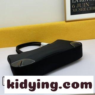 新しいプラダバッグ 脇の下バッグ プラダ バッグ 黒 コピー すべての女性に適したバッグ 黒いプラダのバッグを集めました-0