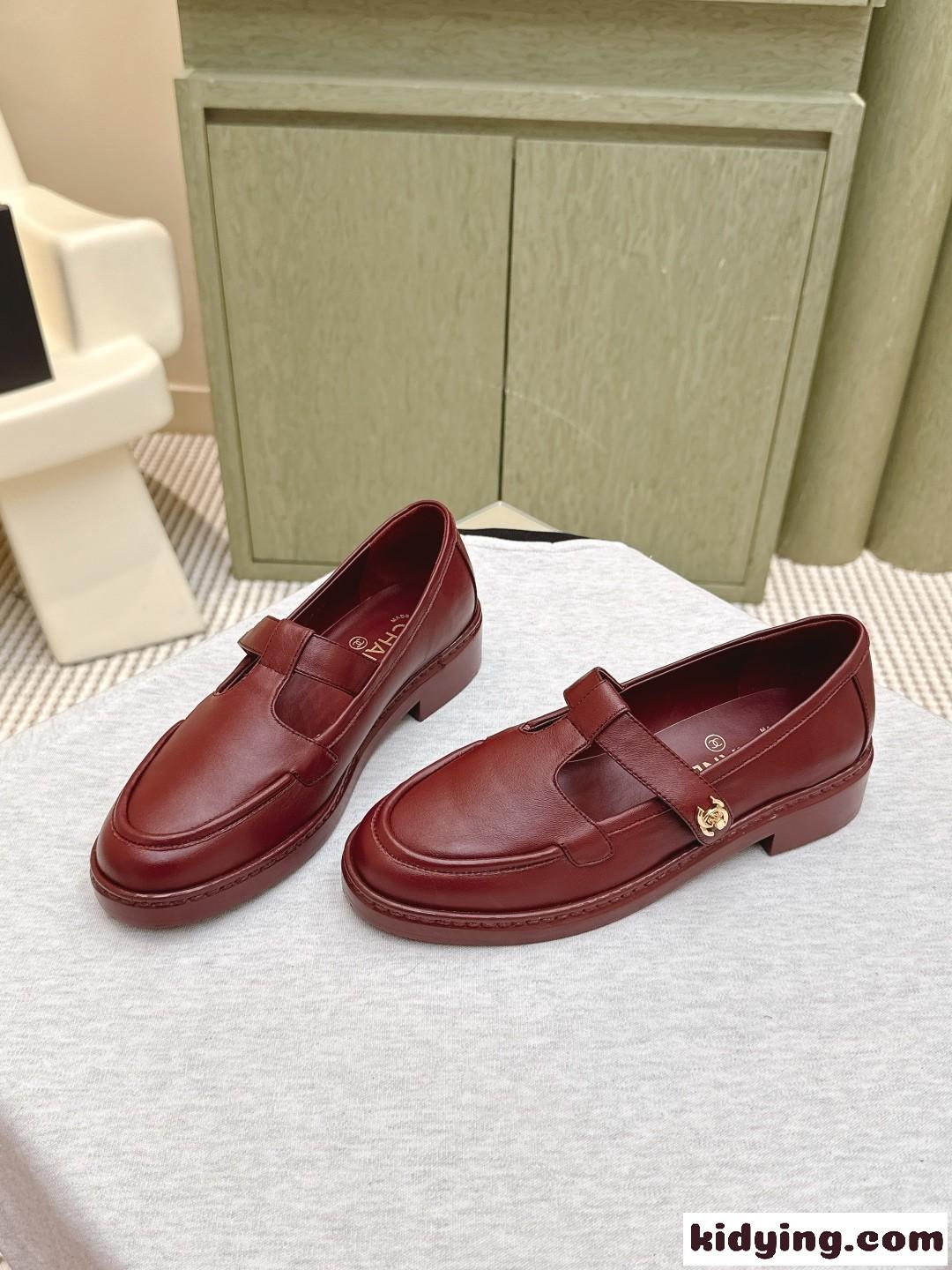 上品 25K ローファー シャネル シューズ コピー シンプル ターンロック レッド-1