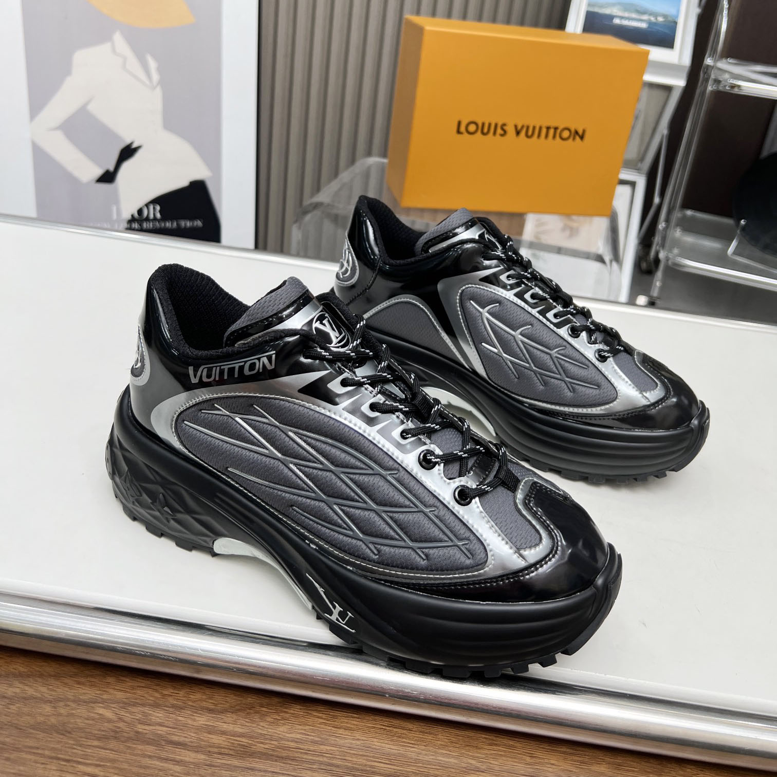 人気 LV ディスカバリー・ライン スニーカー ルイヴィトン スニーカー コピー ブラック-1