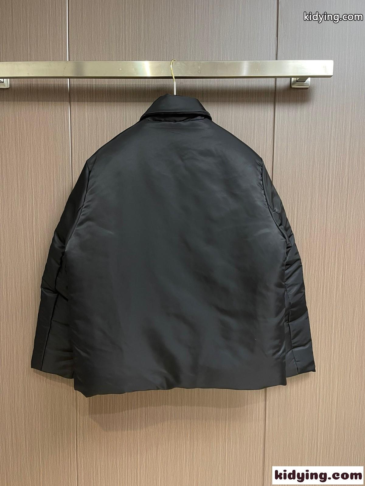 Re-Nylon クロップド ダウンジャケット プラダ ダウンジャケット スーパーコピー-1