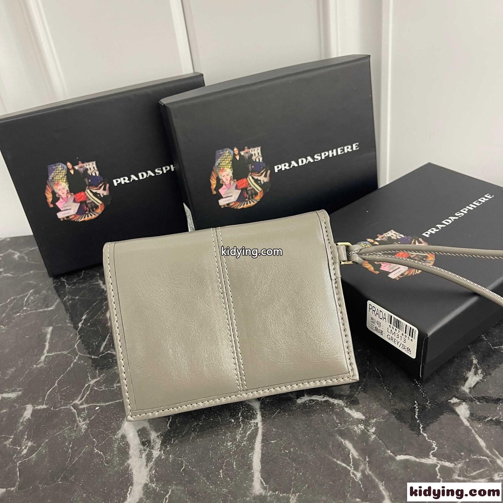 シンプル 上品 コンパクトウォレット プラダ 財布 コピー 二つ折り財布 グレー-1