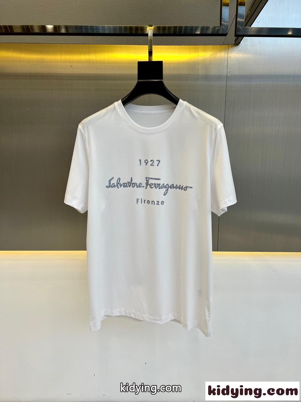 サルヴァトーレ・フェラガモ Tシャツ コピー シンプル ロゴ入り 半袖Tシャツ ホワイト-0