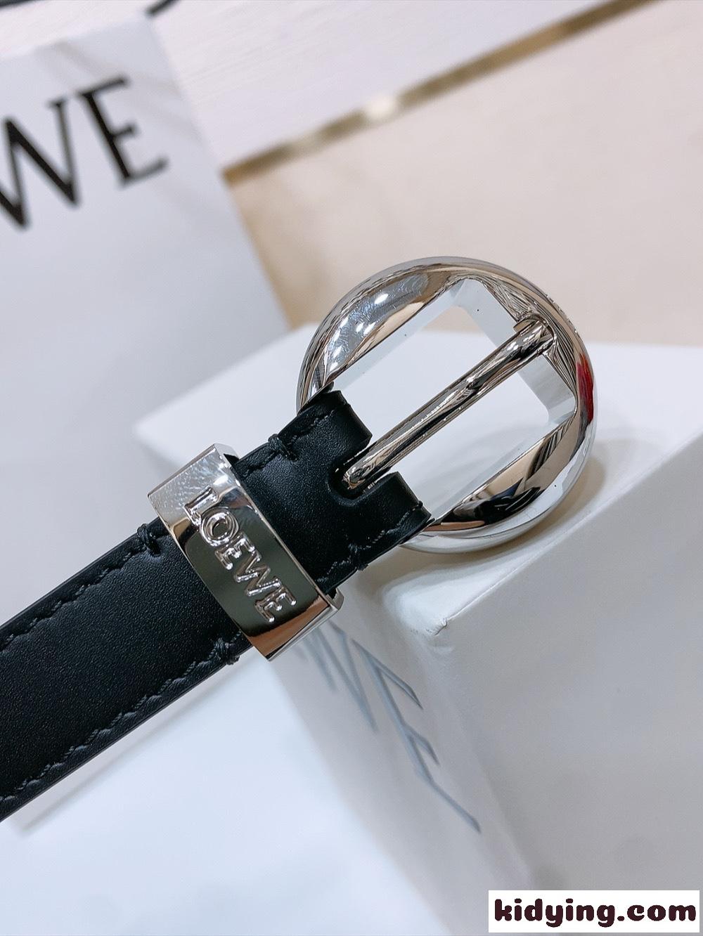 ロエベ ベルト コピー 洗練された 上品 合わせやすい レディースベルト-1