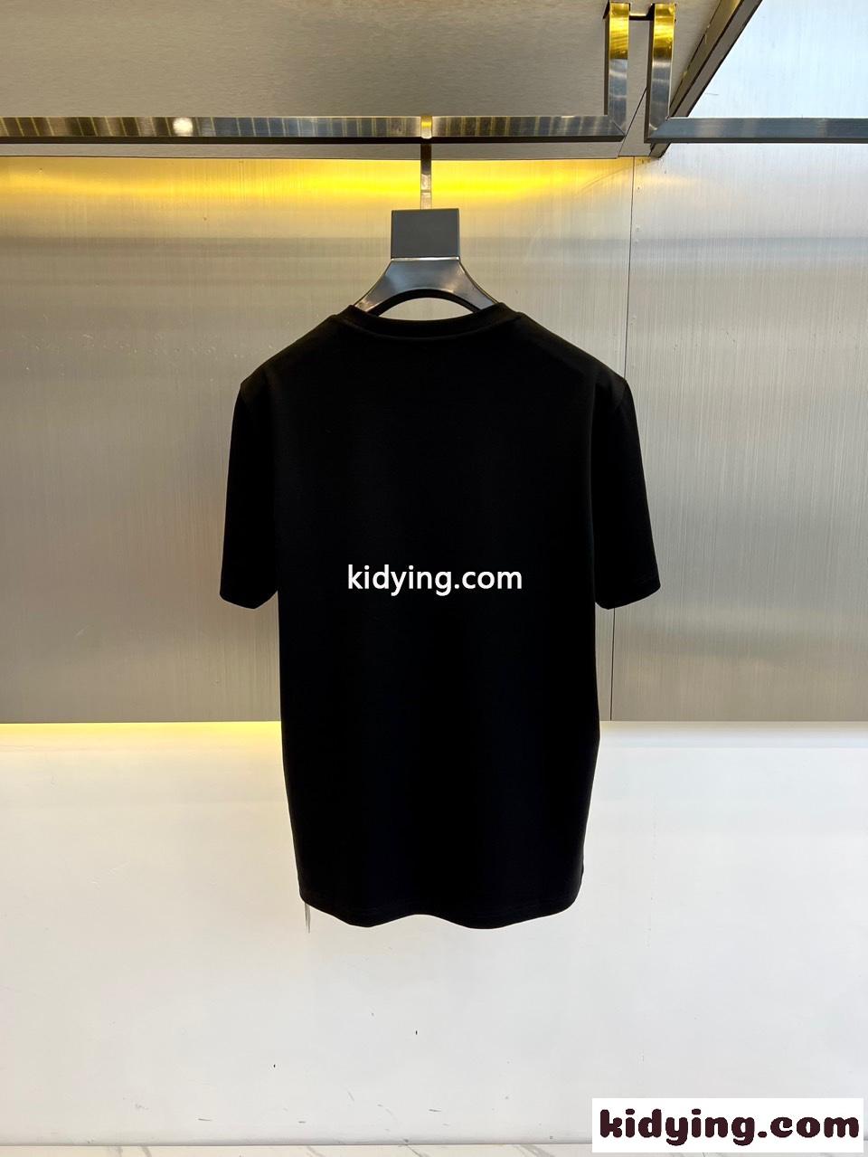 シンプル クルーネック 半袖Tシャツ アルマーニ Tシャツ コピー ブラック-3