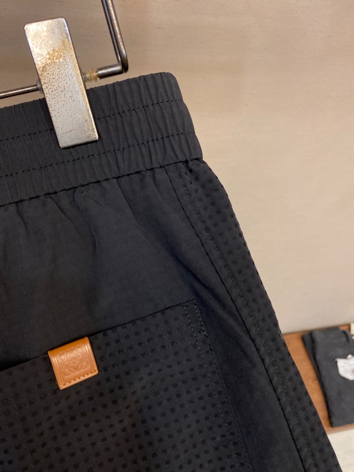 定番 合わせやすい アナグラム 刺繍入り ロエベ パンツ 偽物 ワイドパンツ ブラック-4