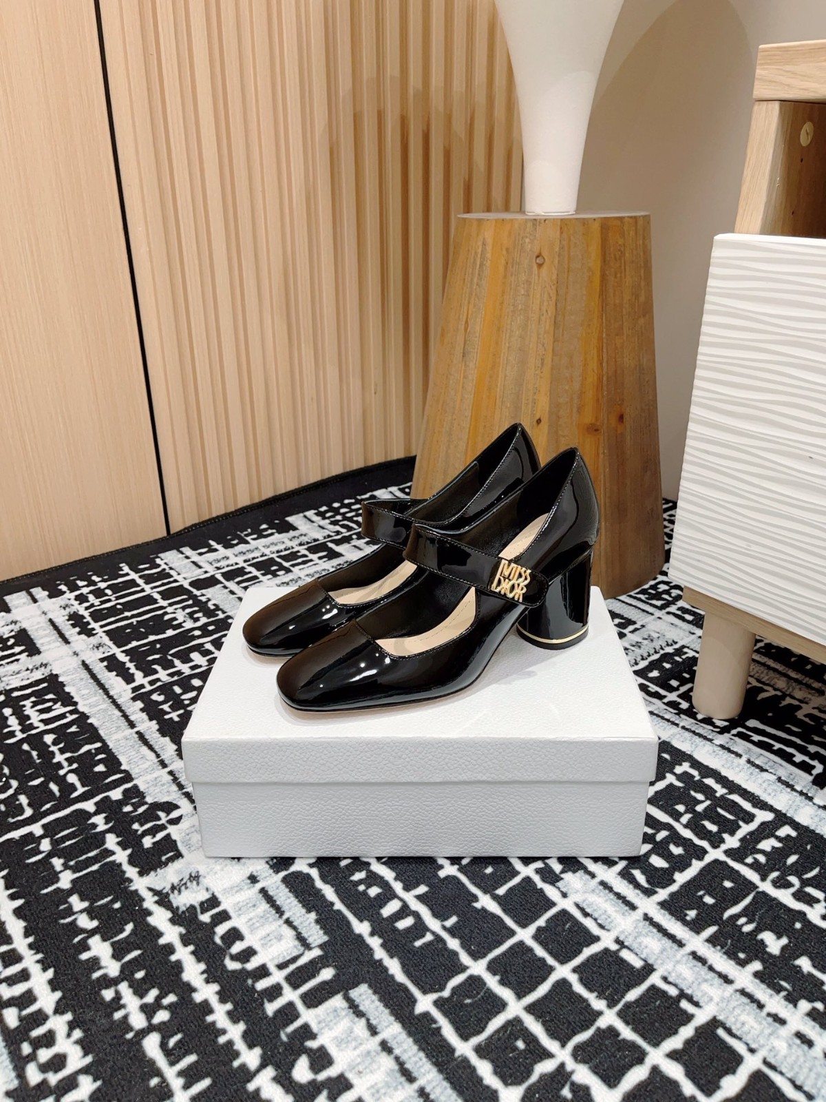 クリスチャン・ディオール パンプス スーパーコピー Miss Dior パンプス ブラック-1