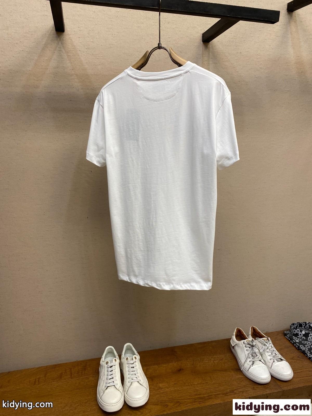 シンプル ロゴ刺繍 フェンディ Tシャツ コピー クルーネック ホワイト-1