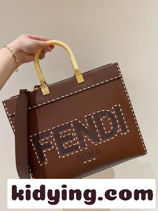 フェンディ バッグ レディース 人気 コピー トランペットにはワイドショルダーもついており 全体的なレトロ感が非常に強いです-1