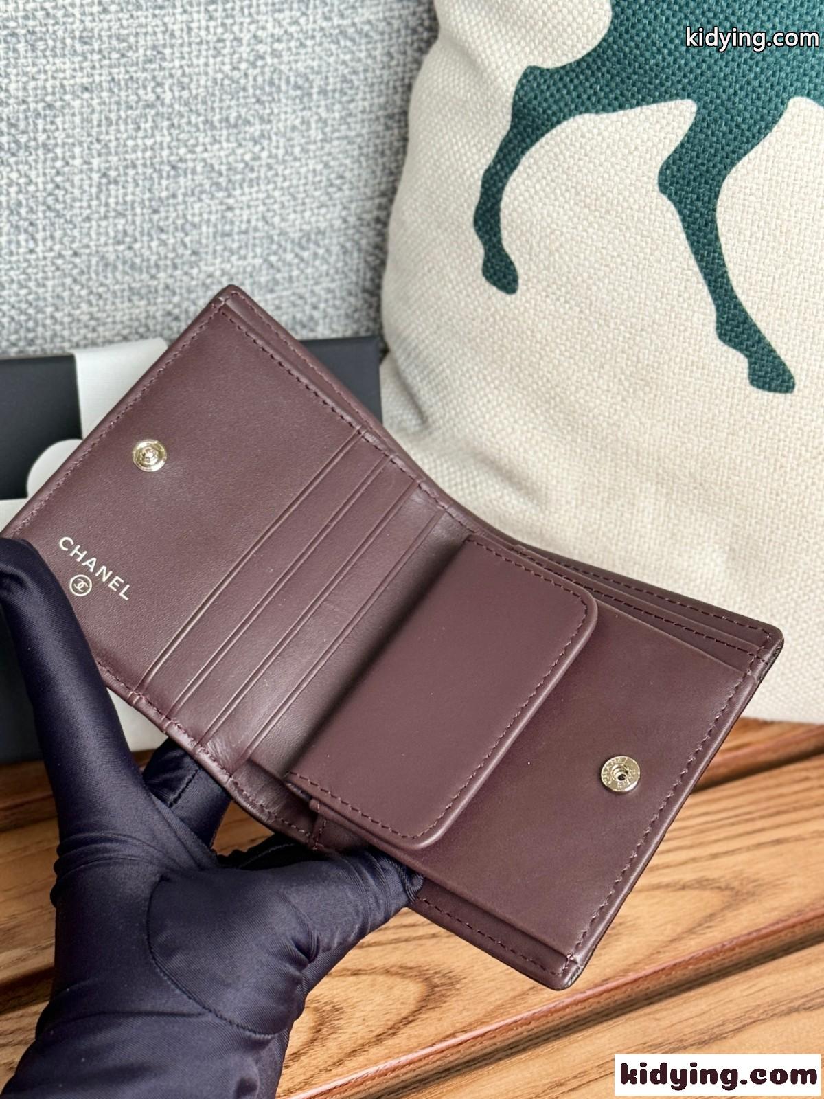 コンパクト シャネル 財布 スーパーコピー 2つ折り財布 ブラックxシルバー金具-3