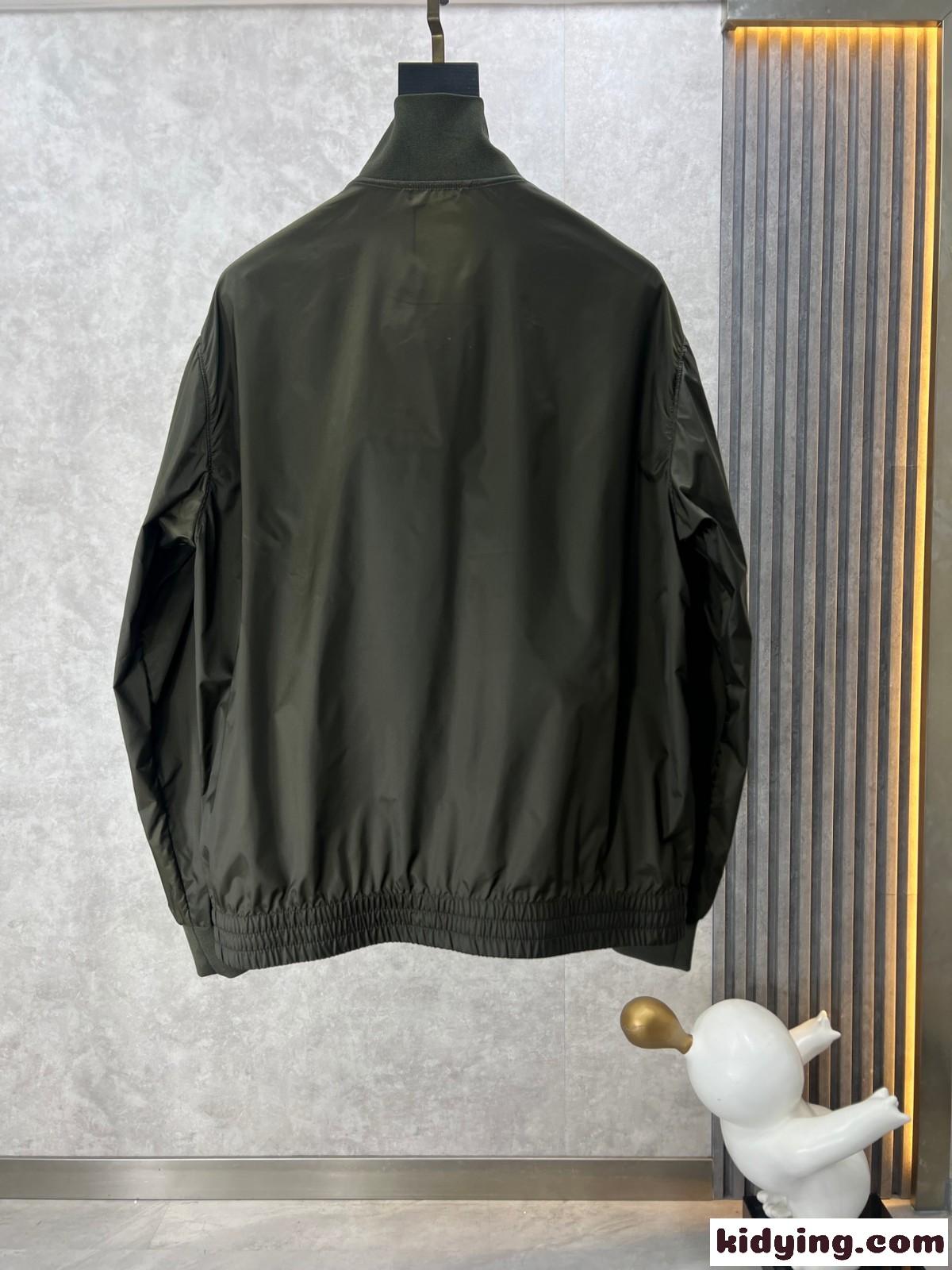 カジュアル おしゃれ Vロゴ メンズ ブルゾン ヴァレンティノ ジャケット 偽物 グリーン-1