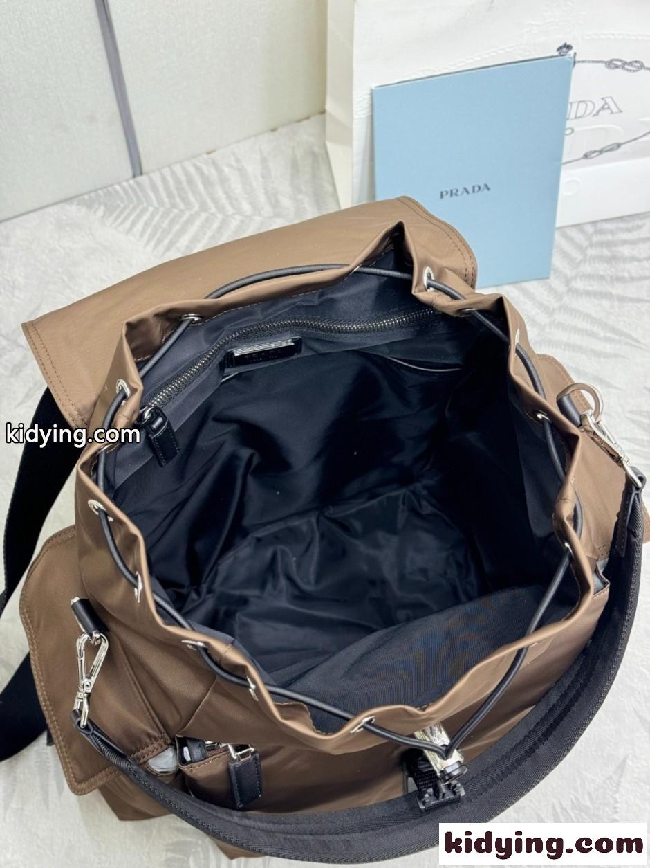 プラダ エクスプローラ Re-Nylon xレザー バックパック スーパーコピー 2VZ118 ブラウン-4