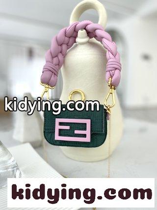 FENDI Baguette手袋Nano金 超大型FF書体のバックルが開閉する フェンディ バッグ 色 コピー-3