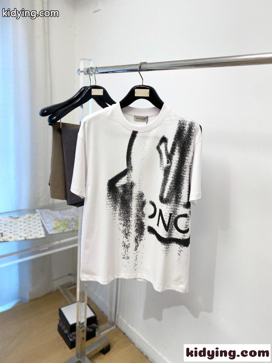 存在感抜群 プリント クルーネック 半袖Tシャツ モンクレール Tシャツ 偽物 ホワイト-0