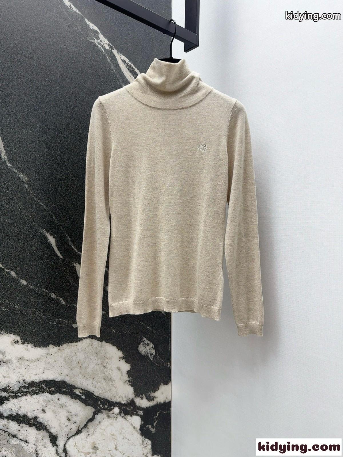 セリーヌ Tシャツ 偽物 シンプル トリオンフ刺繍 タートルネック トップス-0