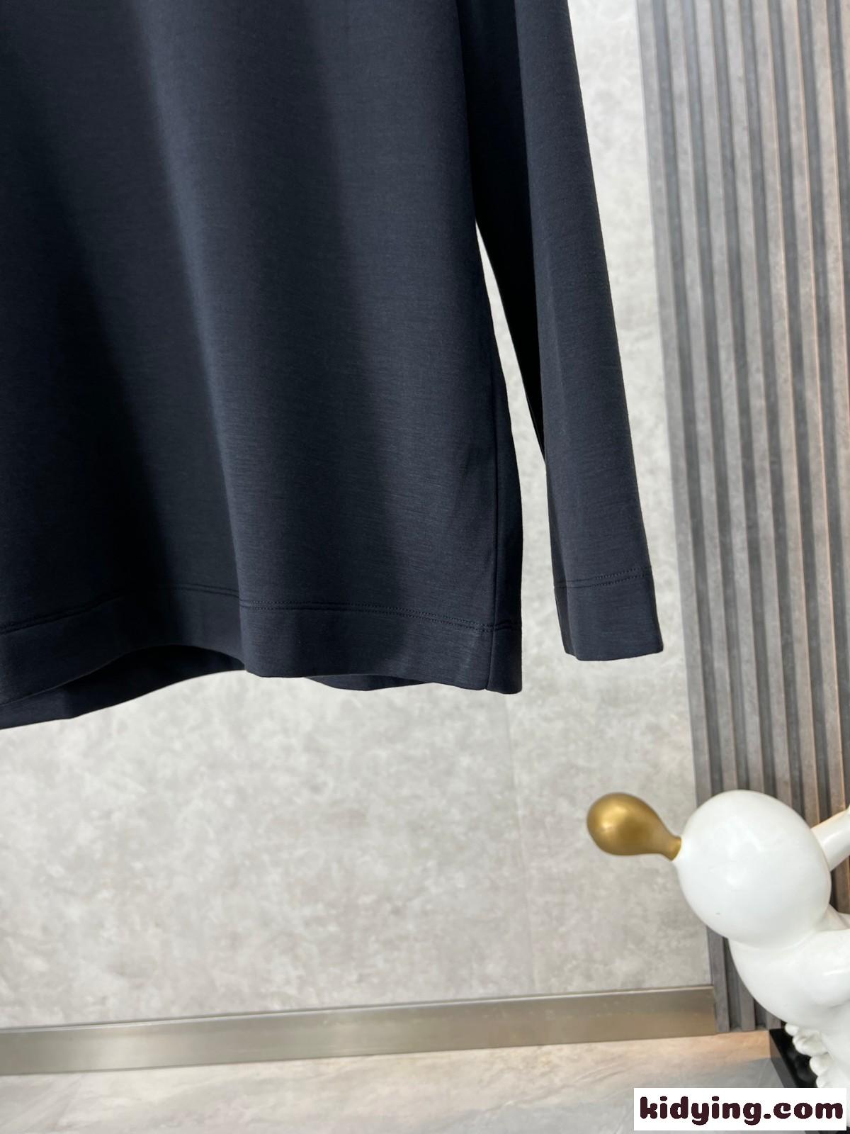 合わせやすい シンプル アルマーニ Tシャツ コピー クルーネック 長袖Tシャツ-3