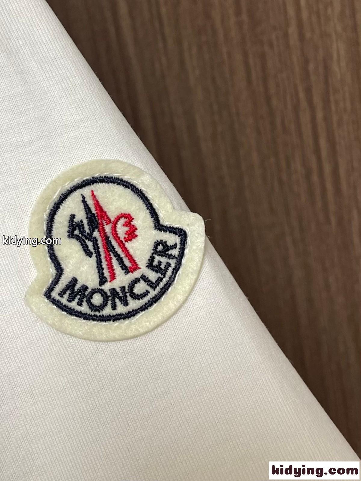 カジュアル モンクレール Tシャツ コピー 定番 ロゴ入り 半袖Tシャツ ホワイト-4